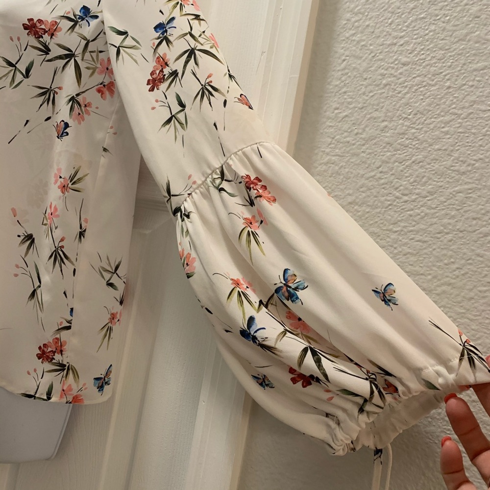 Small light bell sleeve blouse